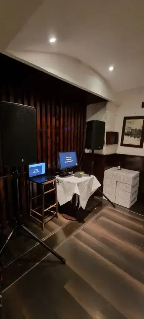 Silver-with-speaker-stands-2-464x1030